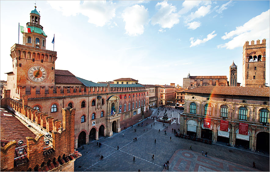 Регион Эмилия-Романья (Emilia-Romagna), Италия Регион Эмилия-Романья (Emilia-Romagna), Италия - достопримечательности, города региона, путеводитель по региону и Италии, что посмотреть, транспорт, карты, расписание транспорта, карта региона, транспорт по региону Эмилия-Романья, что помотреть в регионе, самые интересные города места региона Эмилия-Романья Италии, куда съездить, что помотреть возле Модены и Феррары, Модена, Феррара, лучший путеводитель по Италии скачать бесплатно