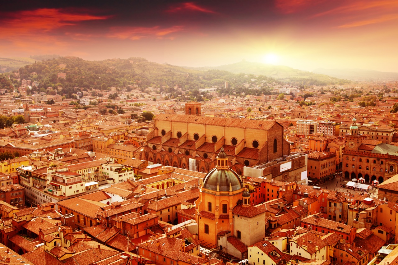 Italy Bologna Болонья (Bologna, Italy) - Путеводитель по Болонье, Италия - достопримечательности, туристические маршруты по Болонье, карта Болоньи