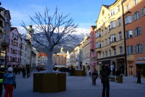 Достопримечательности Инсбрука (Innsbruck): что посмотреть, путеводитель по Инсбруку и городам Австрии, фото, туристический маршрут от MySelfGuide.com free travel guide бесплатно путеводитель скачать Инсбрук Австрия города Австрии Европа