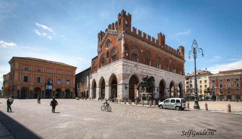 Пьяченца (Piacenza), Ломбардия, Италия -достопримечательности Пьяченцы, путеводитель по городу. Что посмотреть в окрестностях Милана, путеводитель по Италии