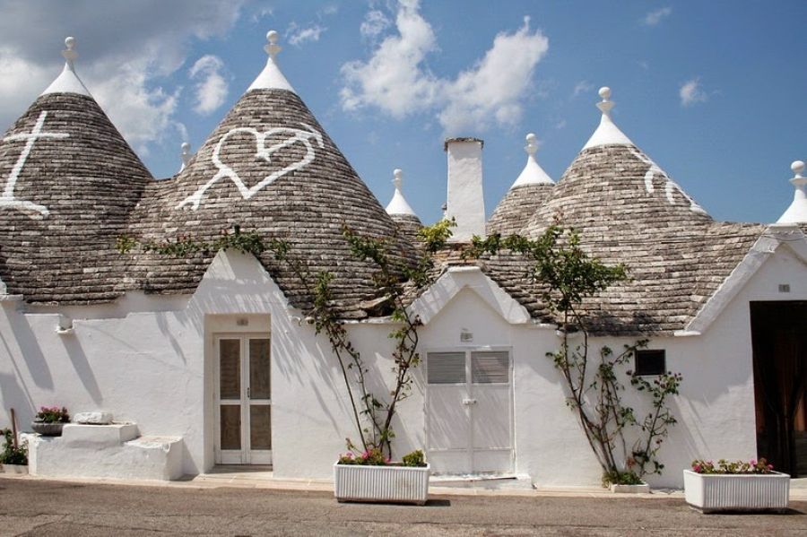 Альберобелло (Alberobello), Апулия, Италия - достопримечательности, путеводитель по городу, что посмотреть, как добраться, транспорт, расписание, поезд, фото