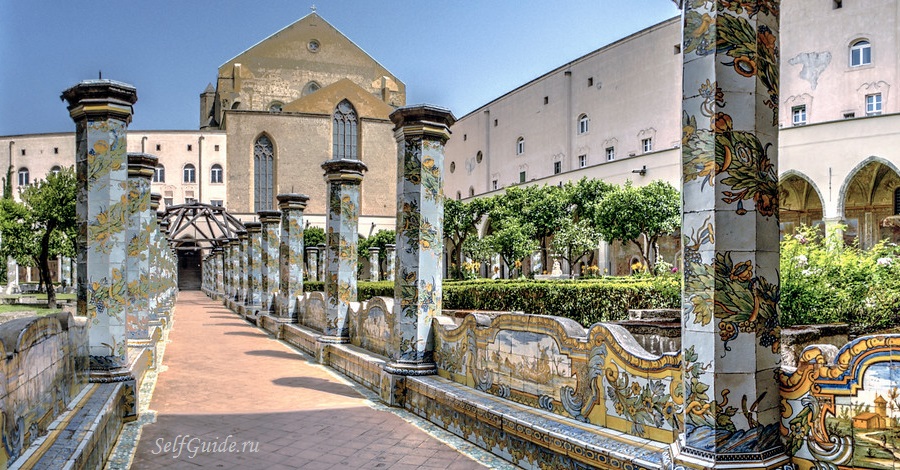 Монастырь Санта Кьяра - церкви Неаполя Santa Chiara Napoli, достопримечательности Неаполя, что посмотреть в Неаполе