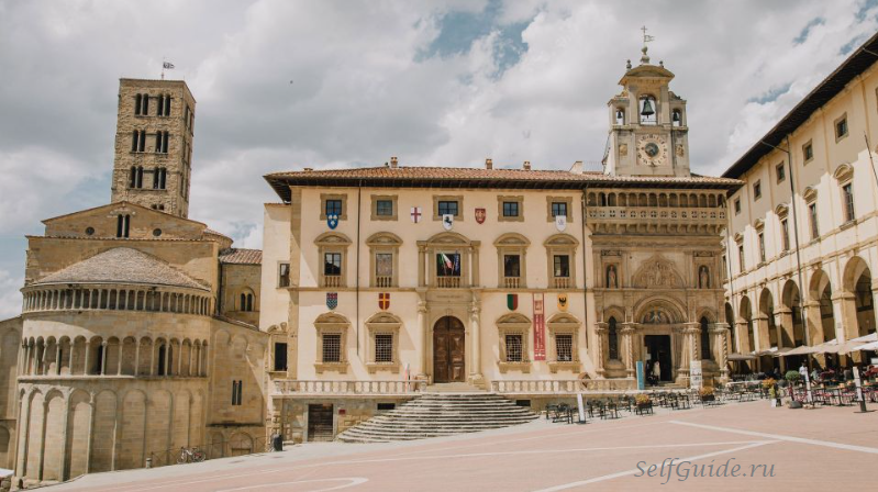 цо (Arezzo), Тоскана, Италия - достопримечательности, лучший путеводитель по городу. Туристический маршрут по Ареццо с карто