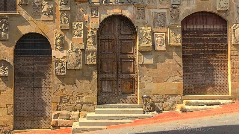 цо (Arezzo), Тоскана, Италия - достопримечательности, лучший путеводитель по городу. Туристический маршрут по Ареццо с карто
