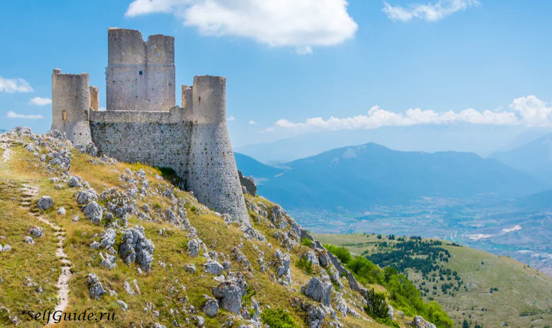 Аквила (L’Aquila), Апулия, Италия