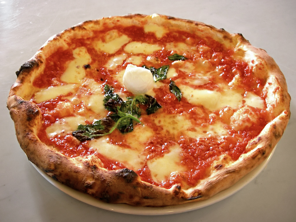 Pizza alla Napoletana Pizza alla Napoletana