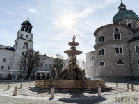 Площадь Резиденцплац (Residenzplatz) в Зальцбурге Площадь Резиденцплац (Residenzplatz) в Зальцбурге