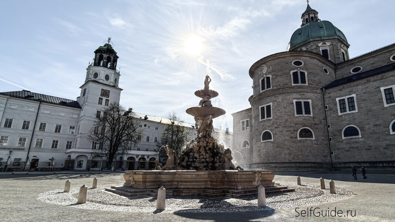 Площадь Резиденцплац (Residenzplatz) в Зальцбурге