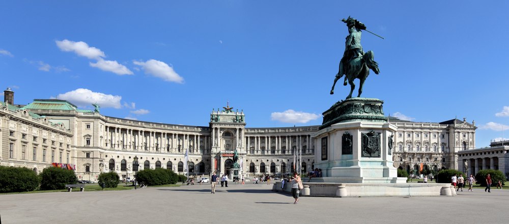 Дворец Хофбург (Hofburg) в Вене Дворец Хофбург (Hofburg) в Вене